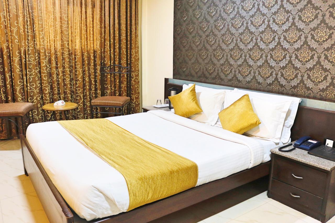 The Club Otel Bangalore Dış mekan fotoğraf