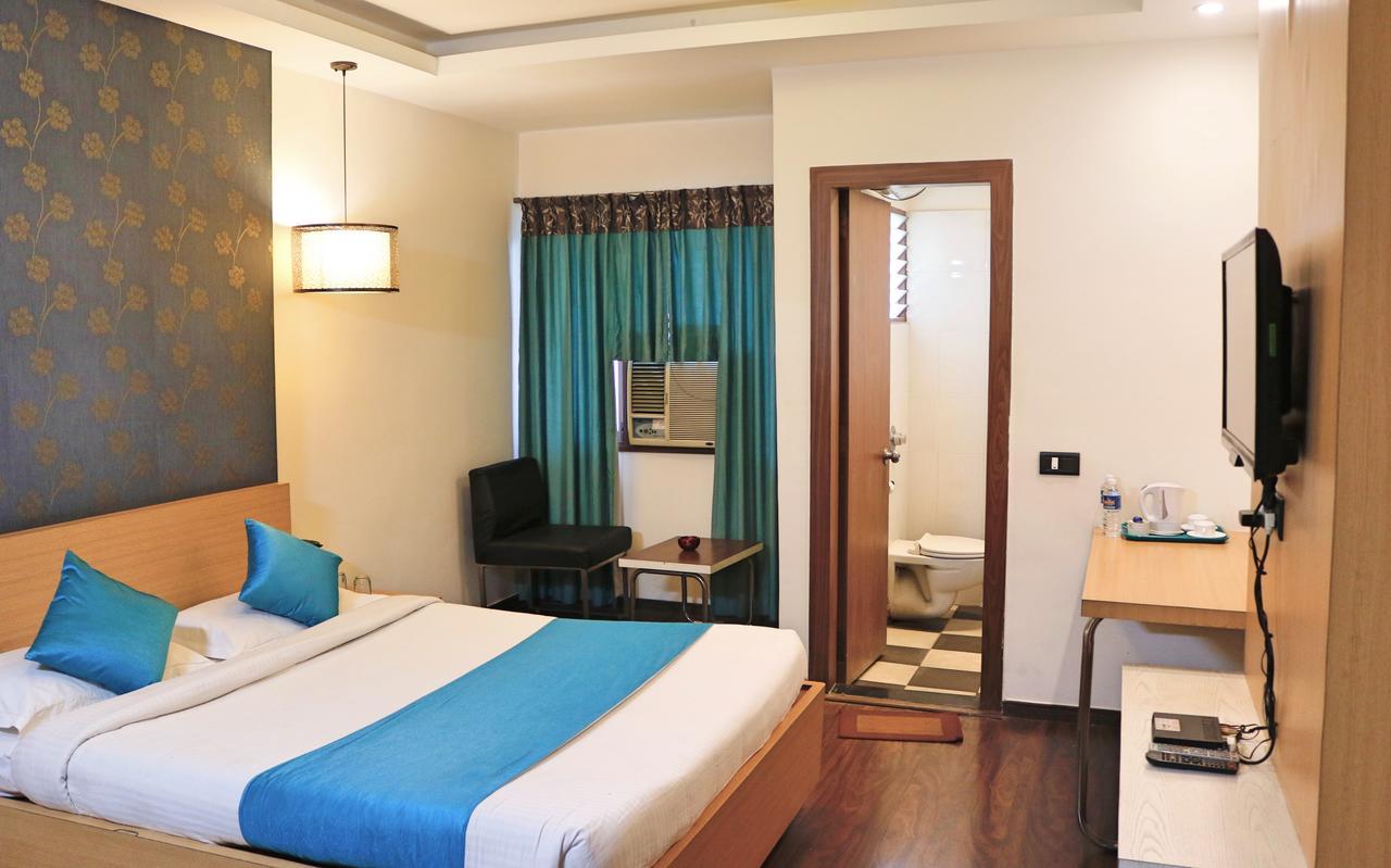 The Club Otel Bangalore Dış mekan fotoğraf