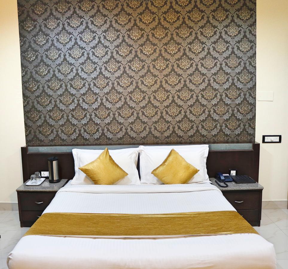 The Club Otel Bangalore Dış mekan fotoğraf