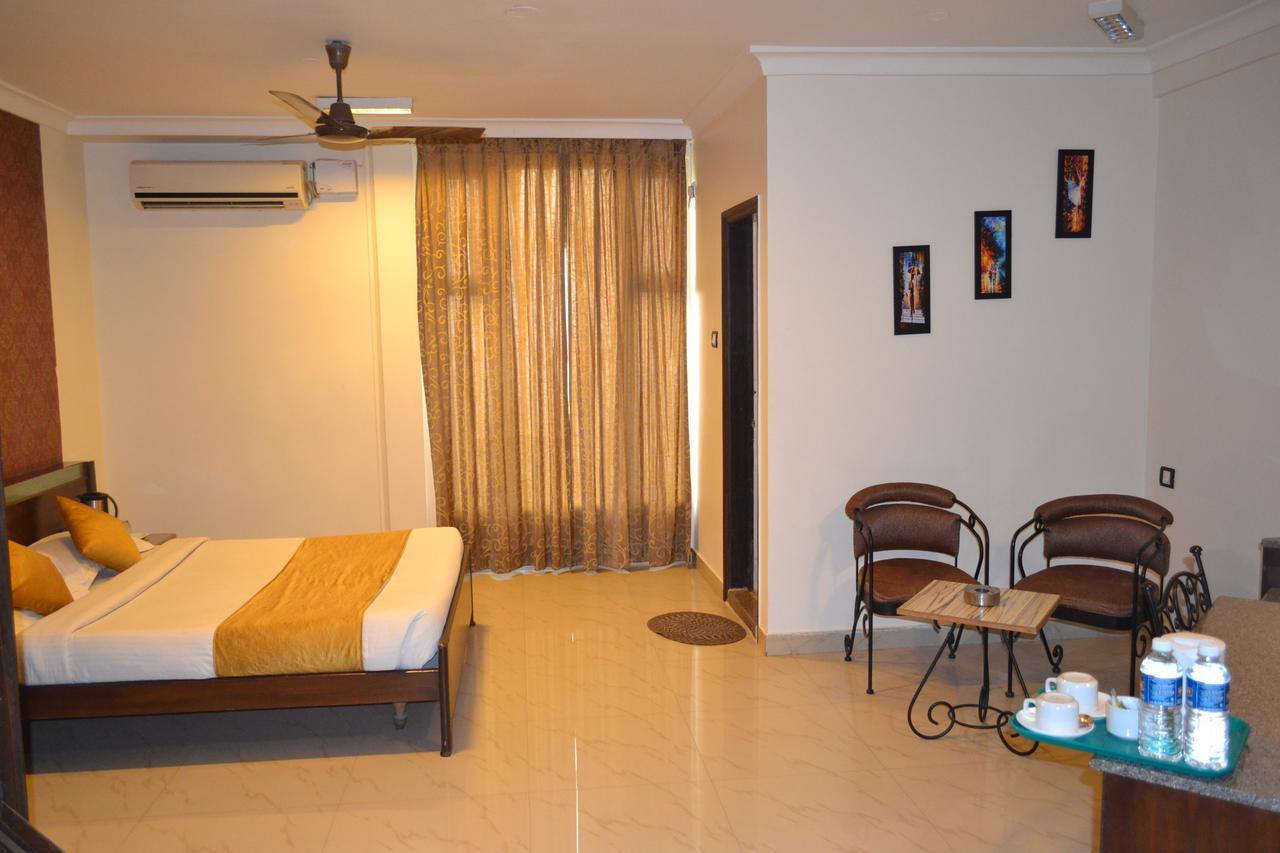 The Club Otel Bangalore Dış mekan fotoğraf