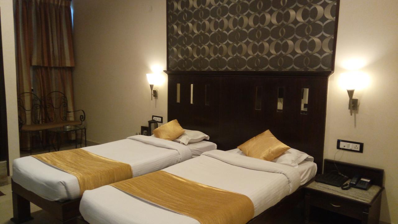 The Club Otel Bangalore Dış mekan fotoğraf